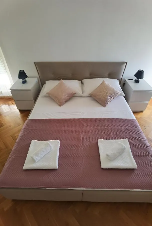 T-Star, 2-Bedroom Apartment With Magnificent Beach View Split Croatia